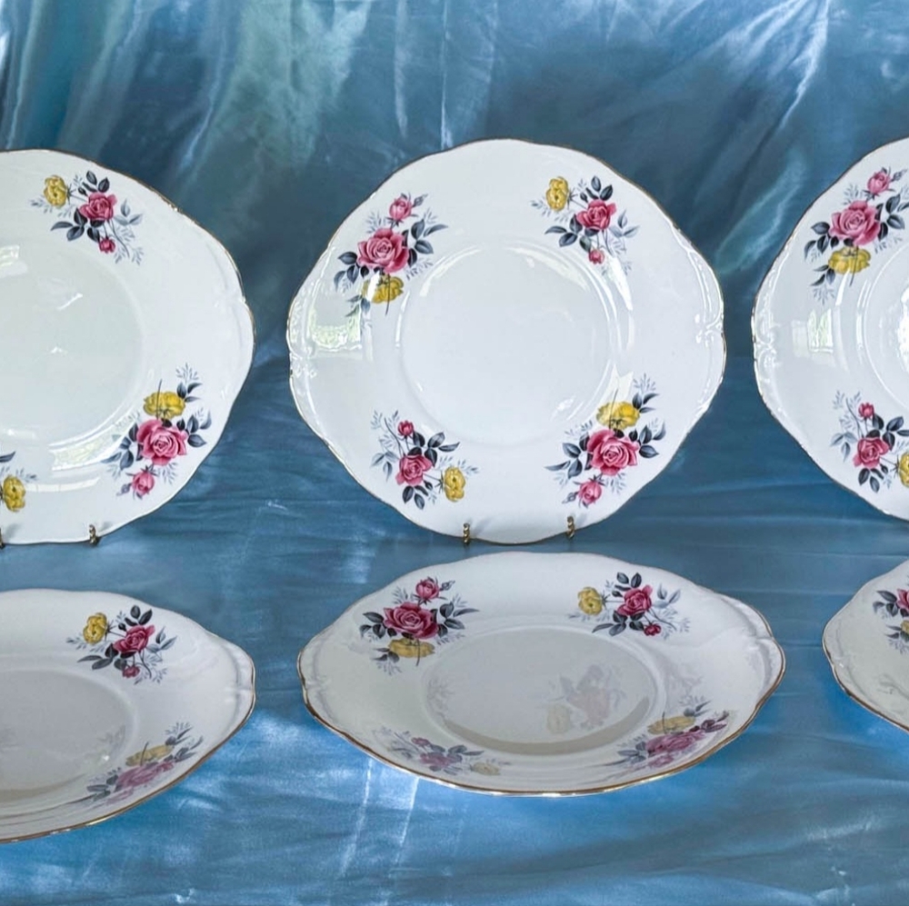 Elegantly Beautiful Royal Vale Cake Plates Made in England!Set of 6